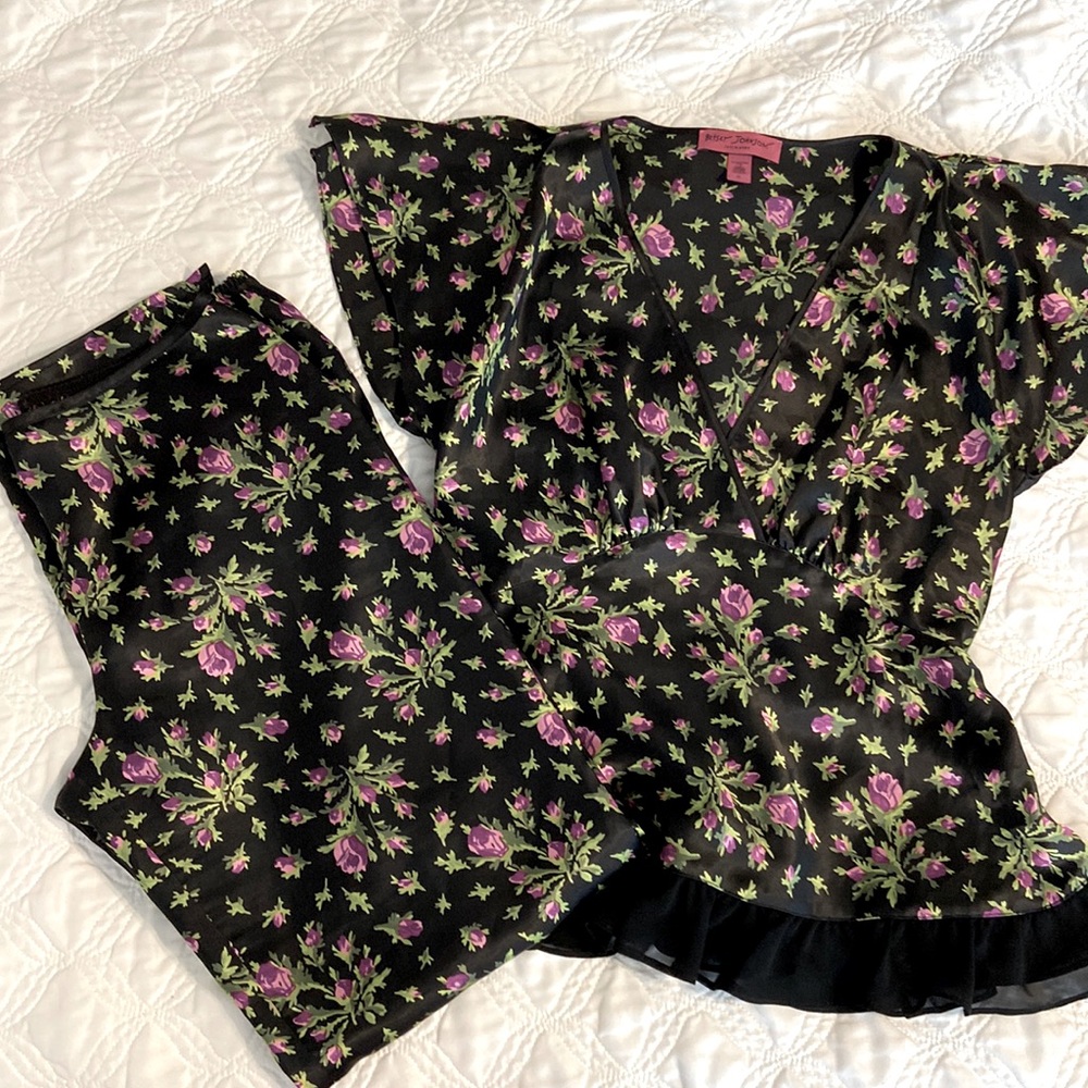 Betsey Johnson Floral Pajamas (2 piece set)